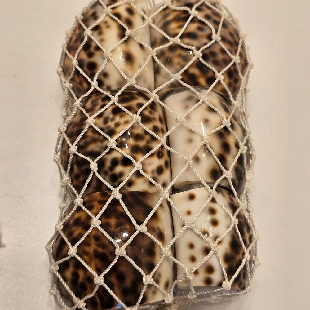 Twos Company Saint Barts Tiger Cowrie Shell Napkin Rings Set of 12 Vintage NEW